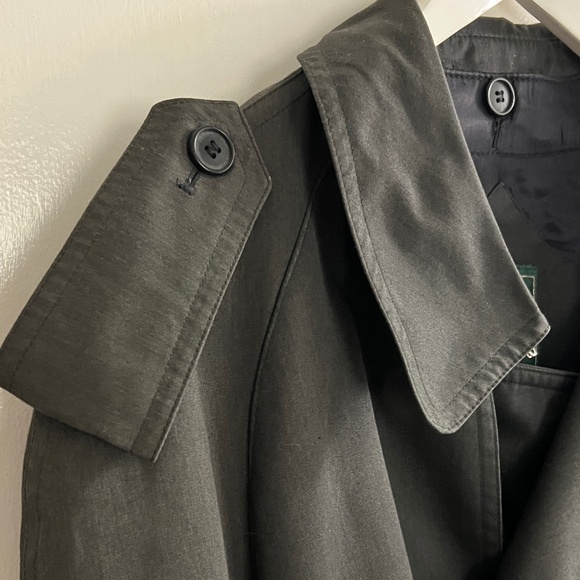 IZOD trench coat - Picture 5 of 8